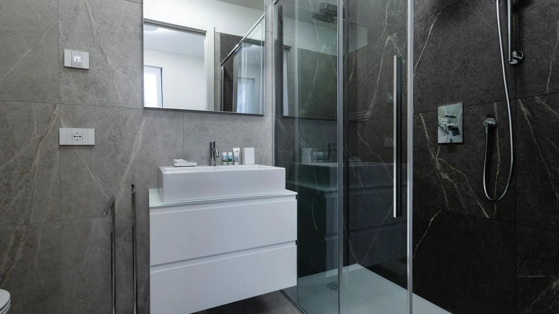 Italianway - Cecchi 18 Apartment Milan Italy